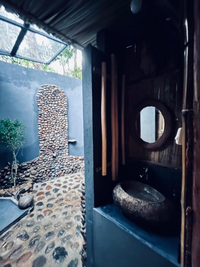 Fab - Bamboo Hut With Open Shower Муннар Экстерьер фото