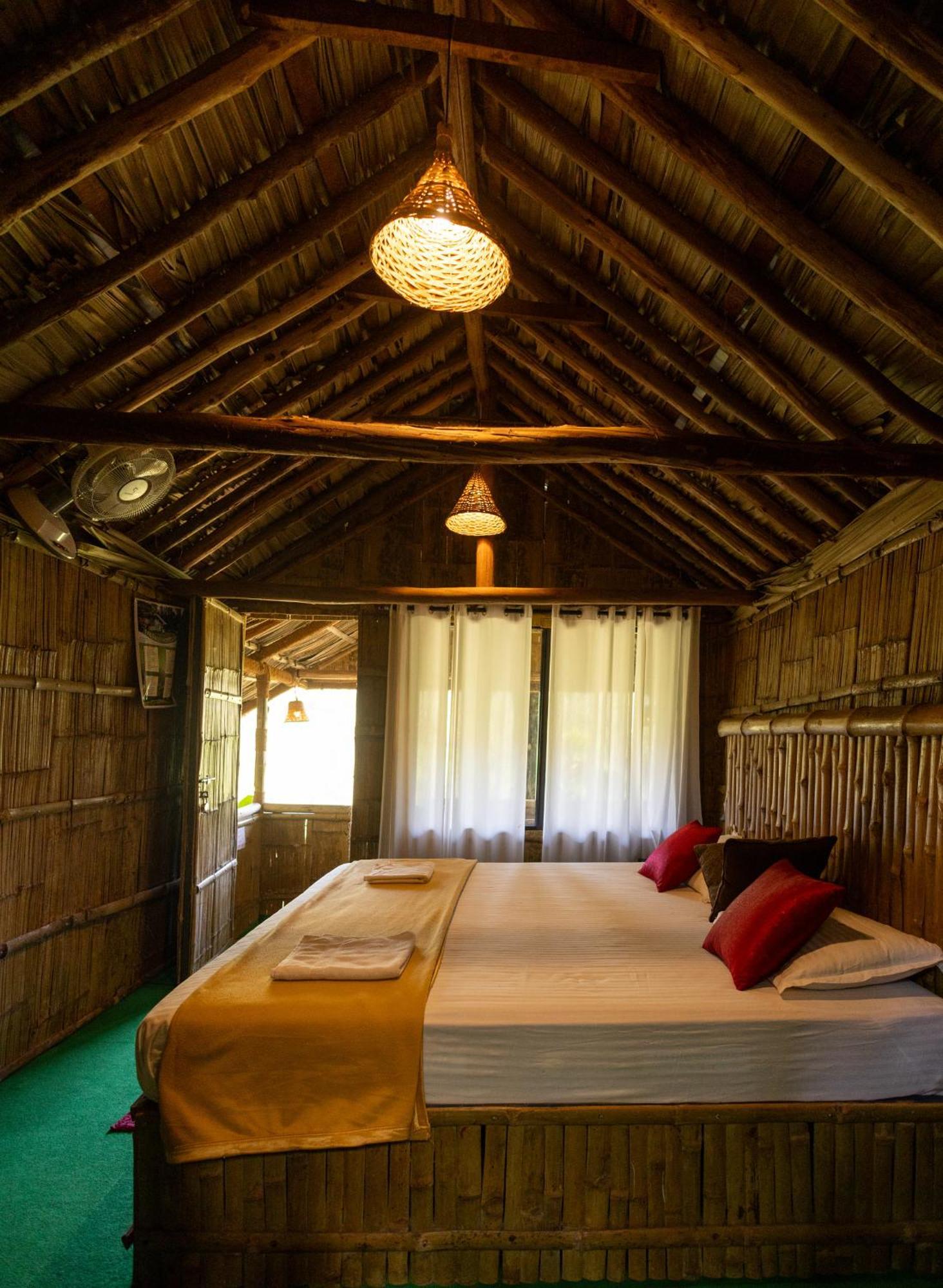 Fab - Bamboo Hut With Open Shower Муннар Экстерьер фото