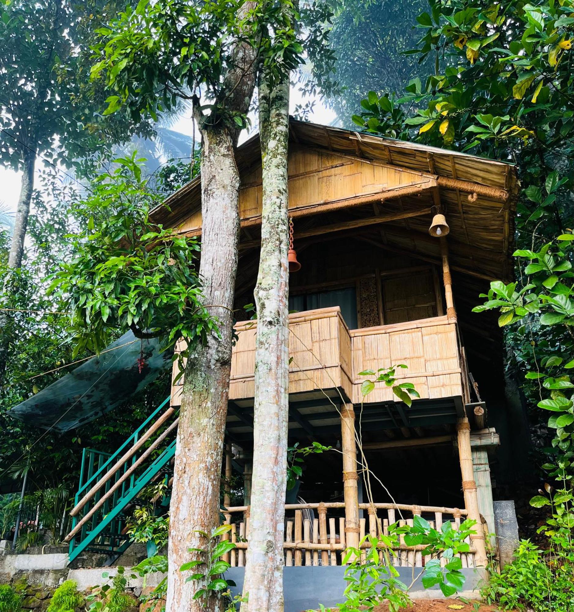 Fab - Bamboo Hut With Open Shower Муннар Экстерьер фото